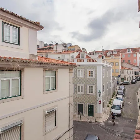 Principe Real 2 Bedrooms 2 Bathrooms, Air-con, Wi-fi, 1st Floor Lisbon
