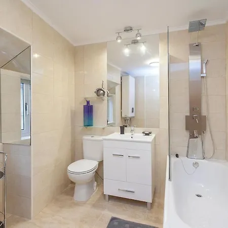 Principe Real 2 Bedrooms 2 Bathrooms, Air-con, Wi-fi, 1st Floor Lisboa