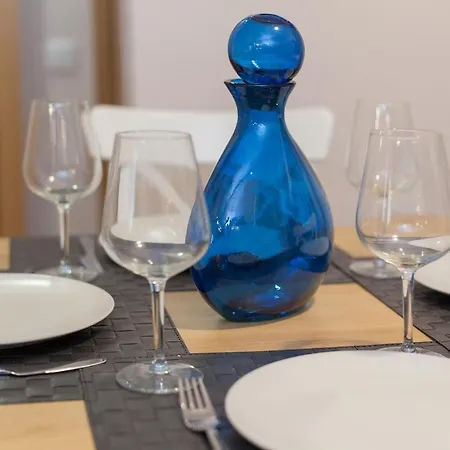 Principe Real 2 Bedrooms 2 Bathrooms, Air-con, Wi-fi, 1st Floor * Лісабон